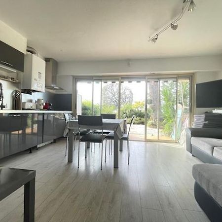 Appartement Face A La Mer Et Au Port Saint Laurent Du Var Avec Jardin Privatif Екстериор снимка