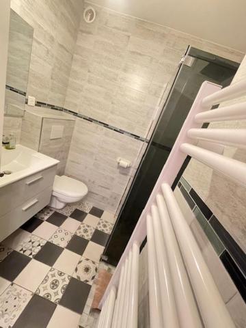 Appartement Face A La Mer Et Au Port Saint Laurent Du Var Avec Jardin Privatif Екстериор снимка
